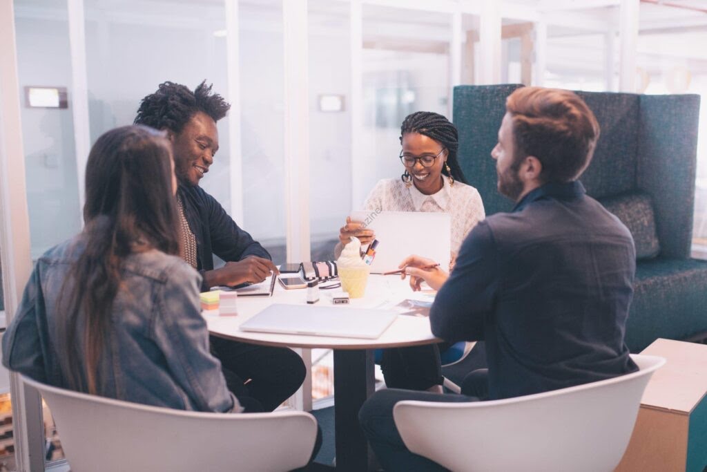 Amis qui parle de finance